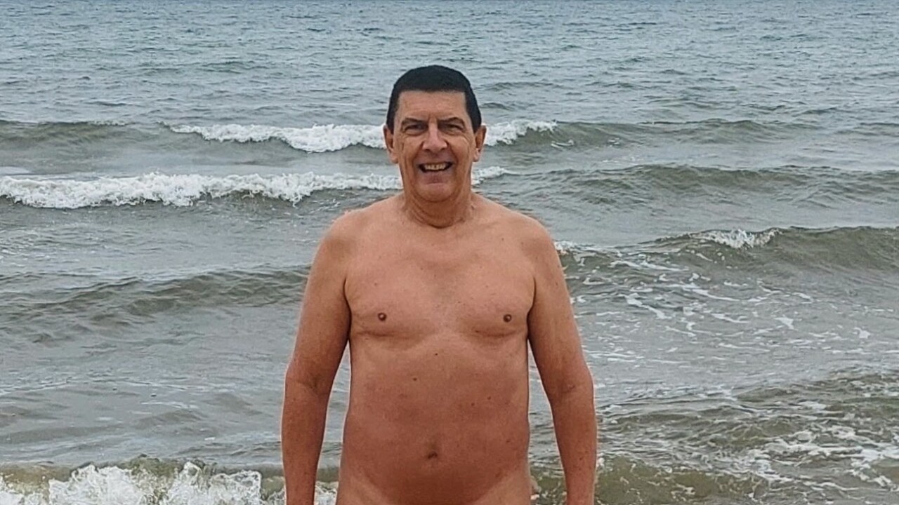 carlos daniel perez share real nude beach pics photos