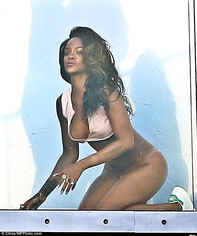 Rihanna Nude Photo Shoot happy life