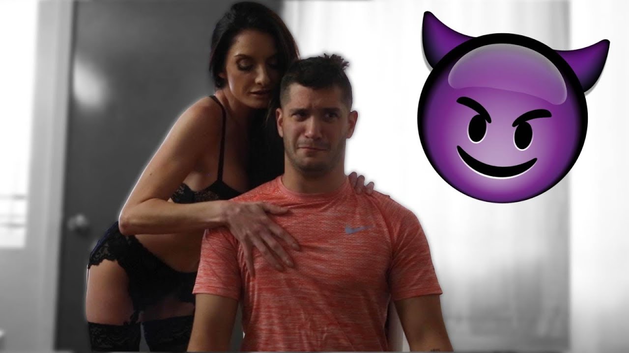 Riley Reid And Rackaracka fuckbuddy chatrooms