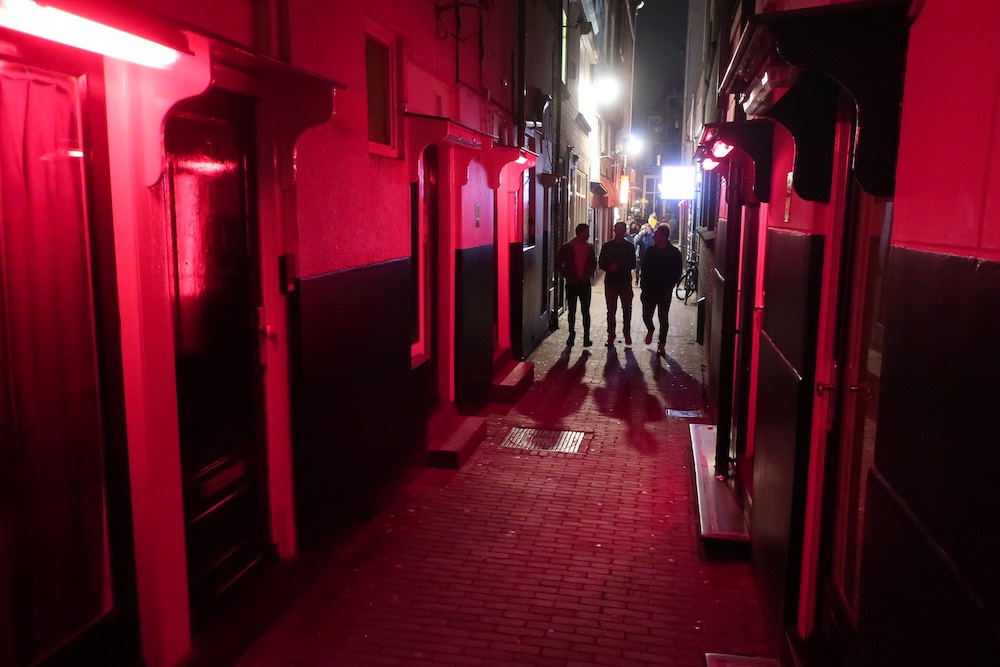 chris onken share romania red light district photos