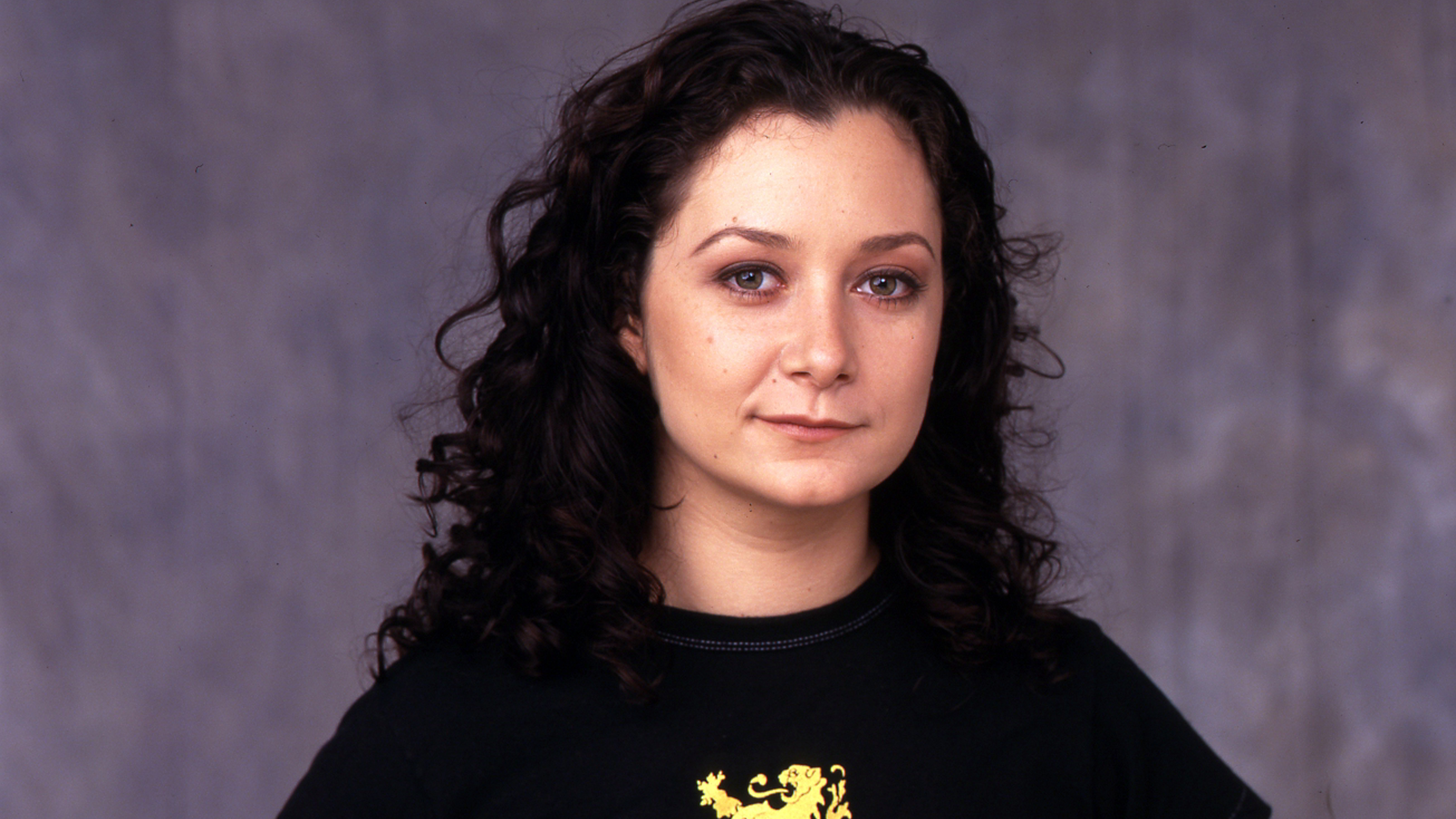 Sara Gilbert Sexy, Pictures & Photos of Sara Gilbert | Sara gilbert, Gay  celebrities, Linda