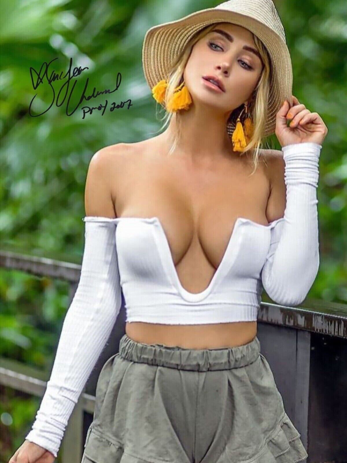 alexander munez recommends sara jean underwood book pic