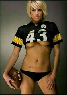 Sexy Steelers Girl d nipslip