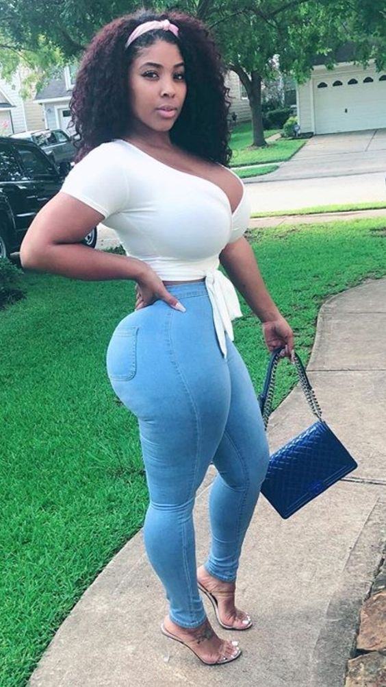 chandra freitas recommends sexy thick curvy women pic