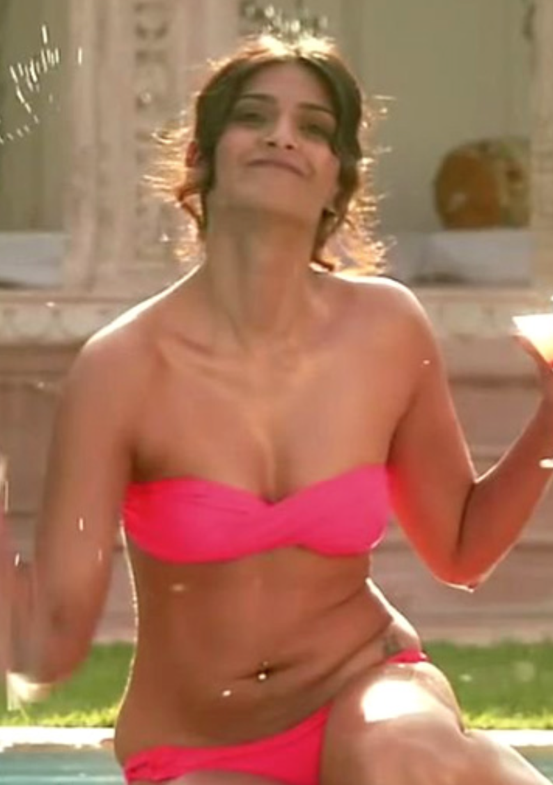 Sonam Kapoor In Bikini meowri porn