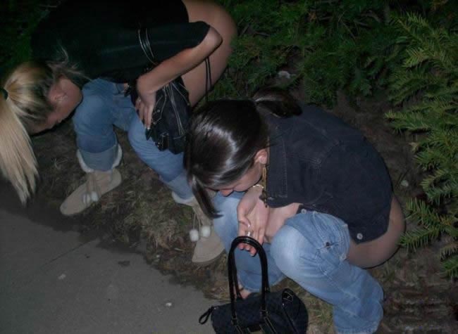 Best of Teen girl peeing outside