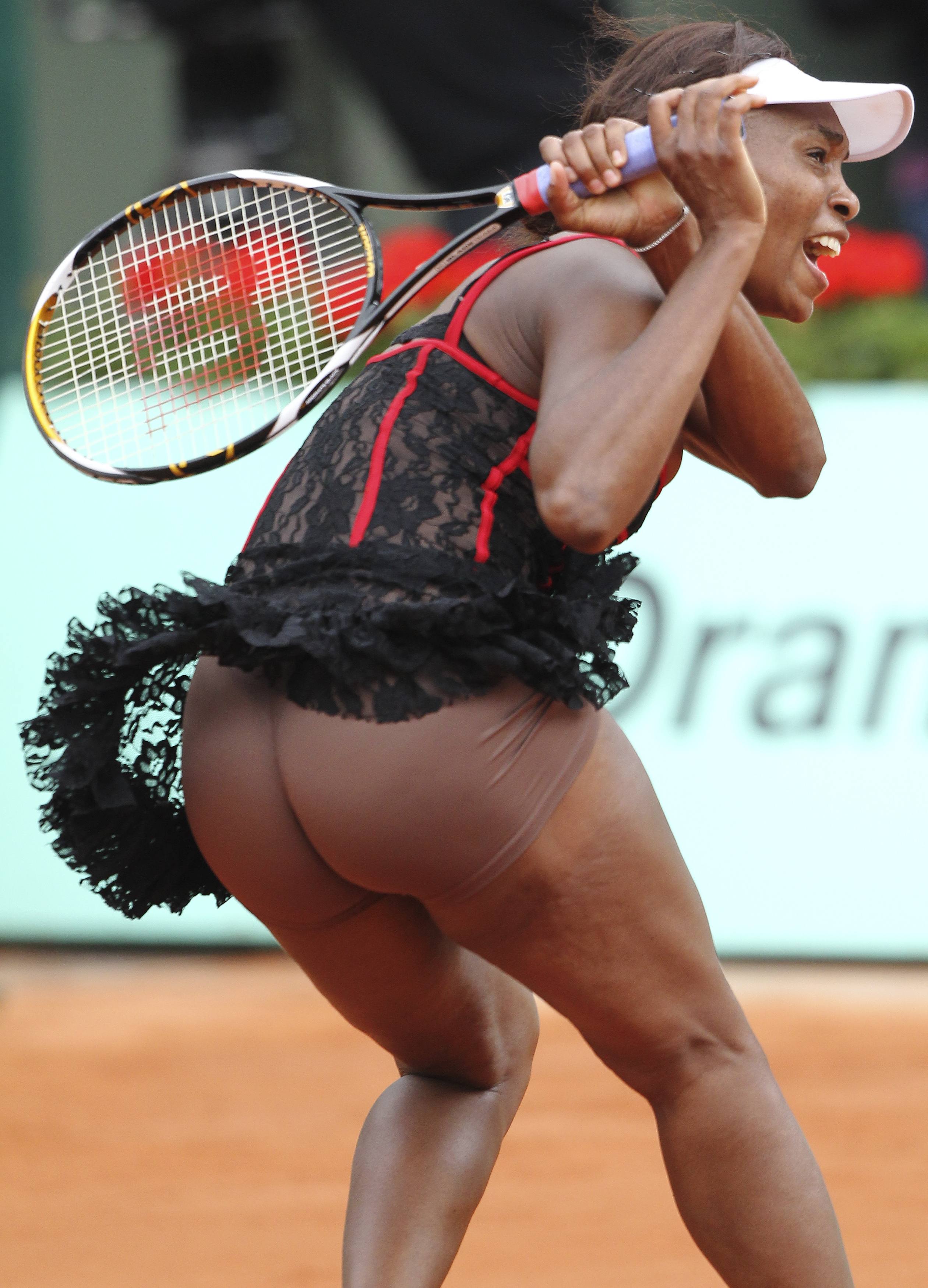 chris dragan recommends tennis wardrobe malfunction tumblr pic