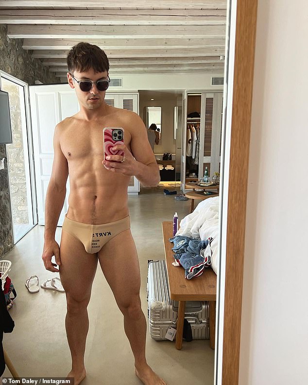 ashutosh bharadwaj add tom daley snapchat nude photo