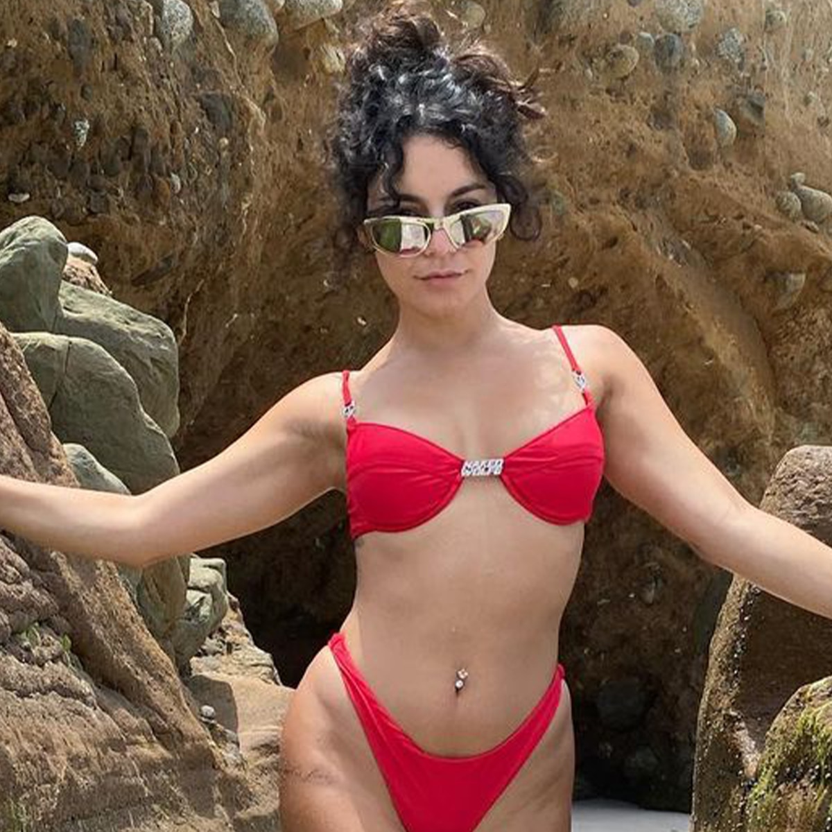 cari thomas recommends vanessa hudgens pussy pictures pic