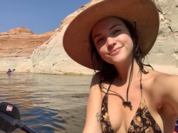 april blakney recommends Violett Beane In A Bikini