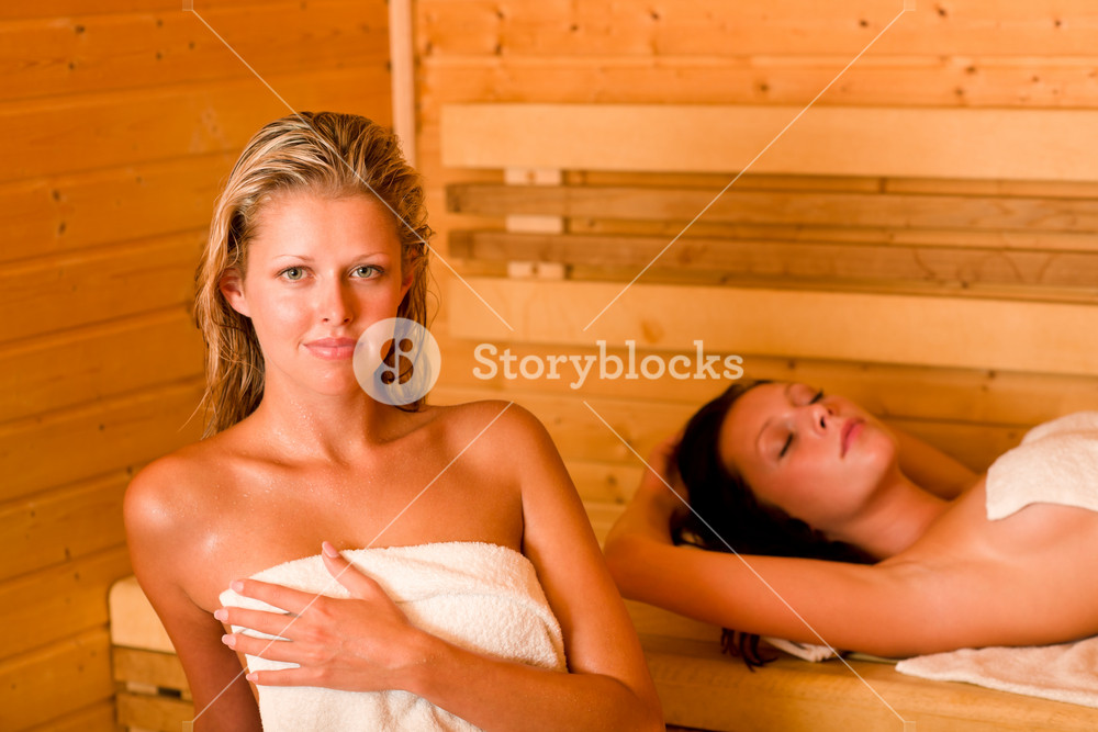 daniel schoenwald add photo women in a sauna