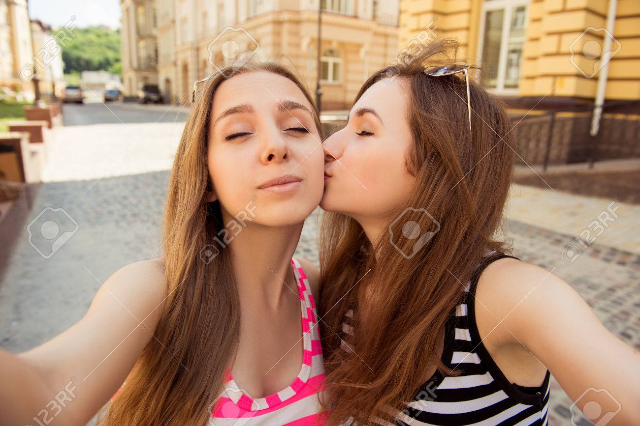 amit sandal share www girls kissing com photos